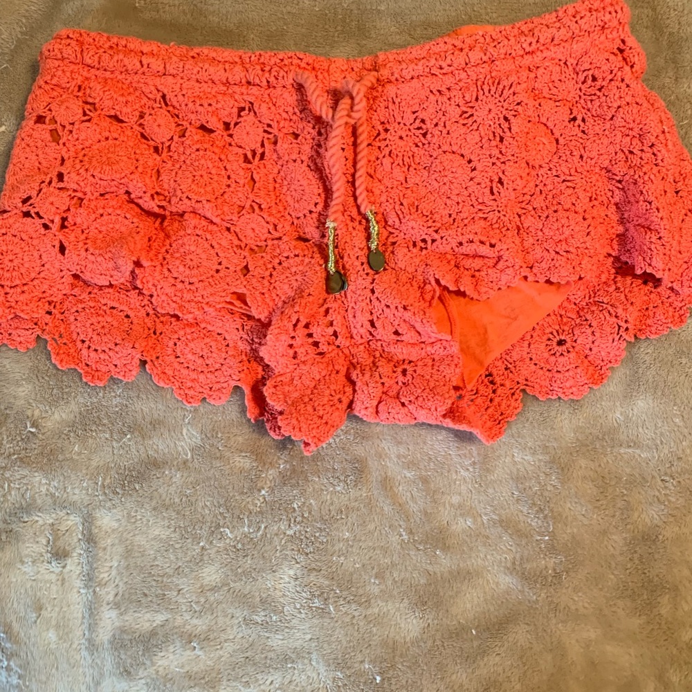 Billabong salmon shorts